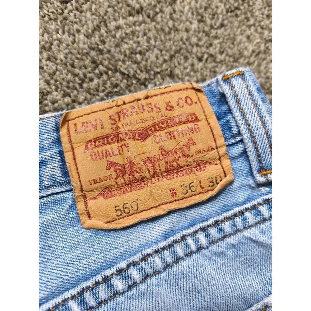 Levi's 560 Men's Relaxed Fit Distressed Light Wash Jeans 36X30‎